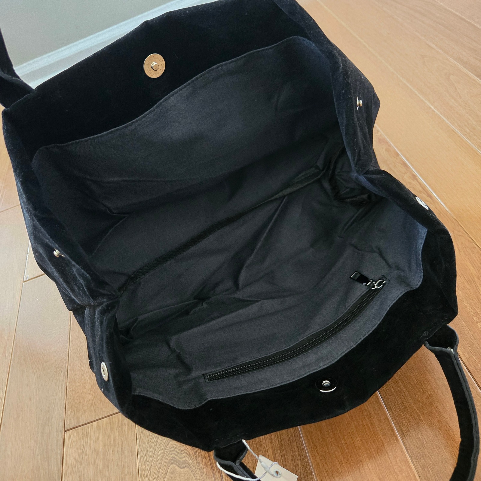 Soera Black Velvet Tote Bag Large Handbag Magnetic Closure New With Tags — image 4 of 6